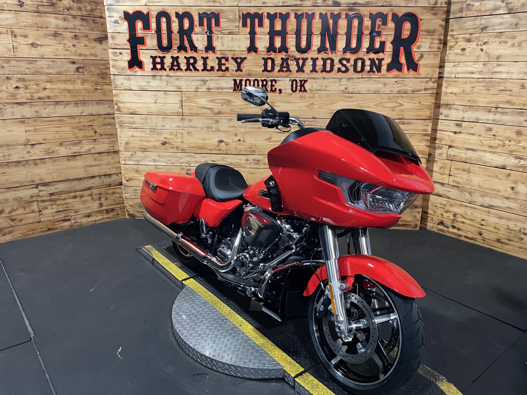 2026 Harley-Davidson® Road Glide® FLTRX, photo 3
