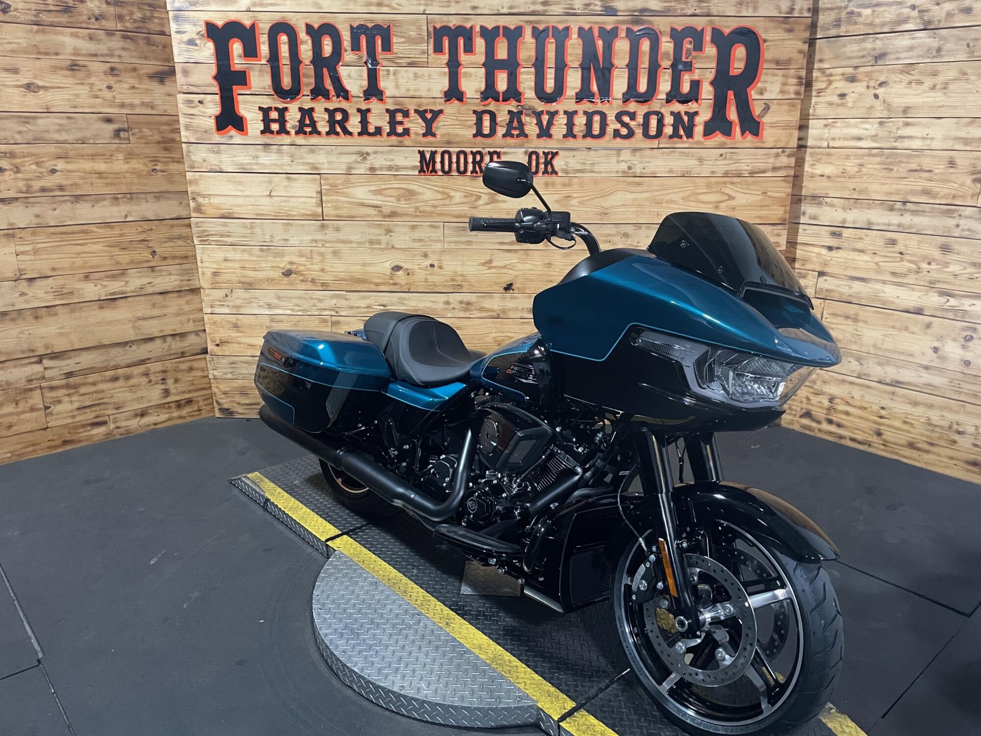 2026 Harley-Davidson® Road Glide® FLTRX, photo 3