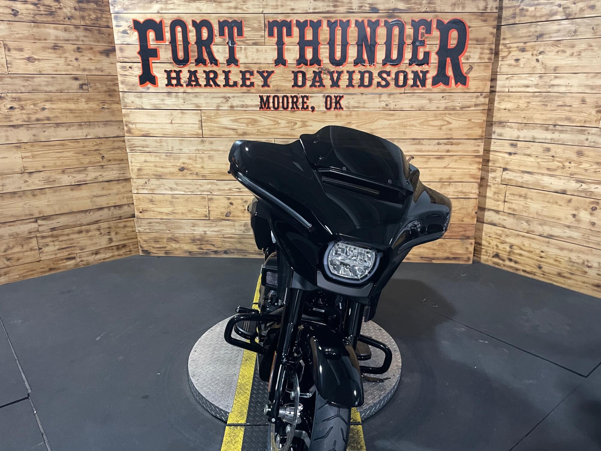 2026 Harley-Davidson® Street Glide® FLHX, photo 4