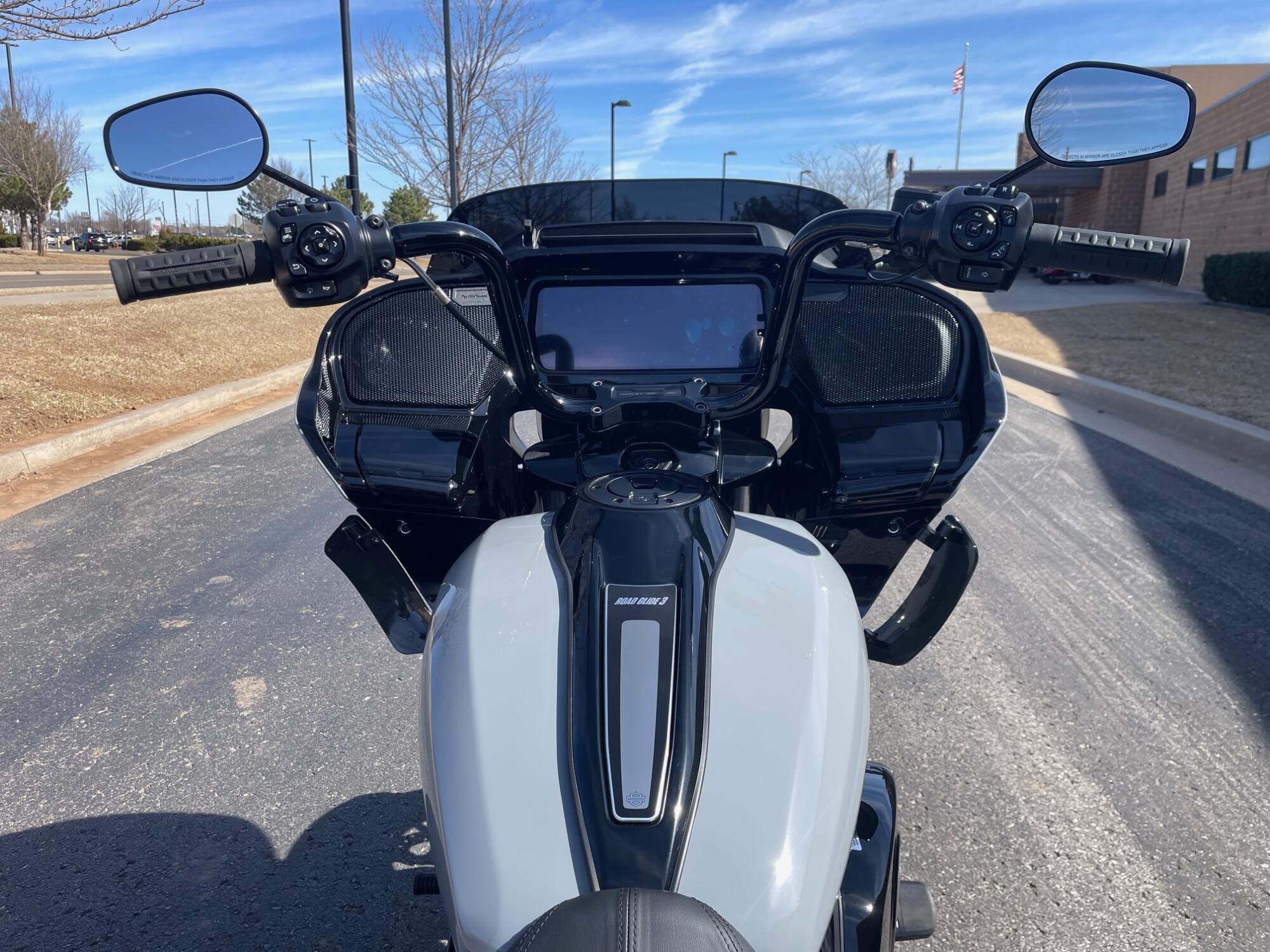 2026 Harley-Davidson® Road Glide 3 FLTRT, photo 12