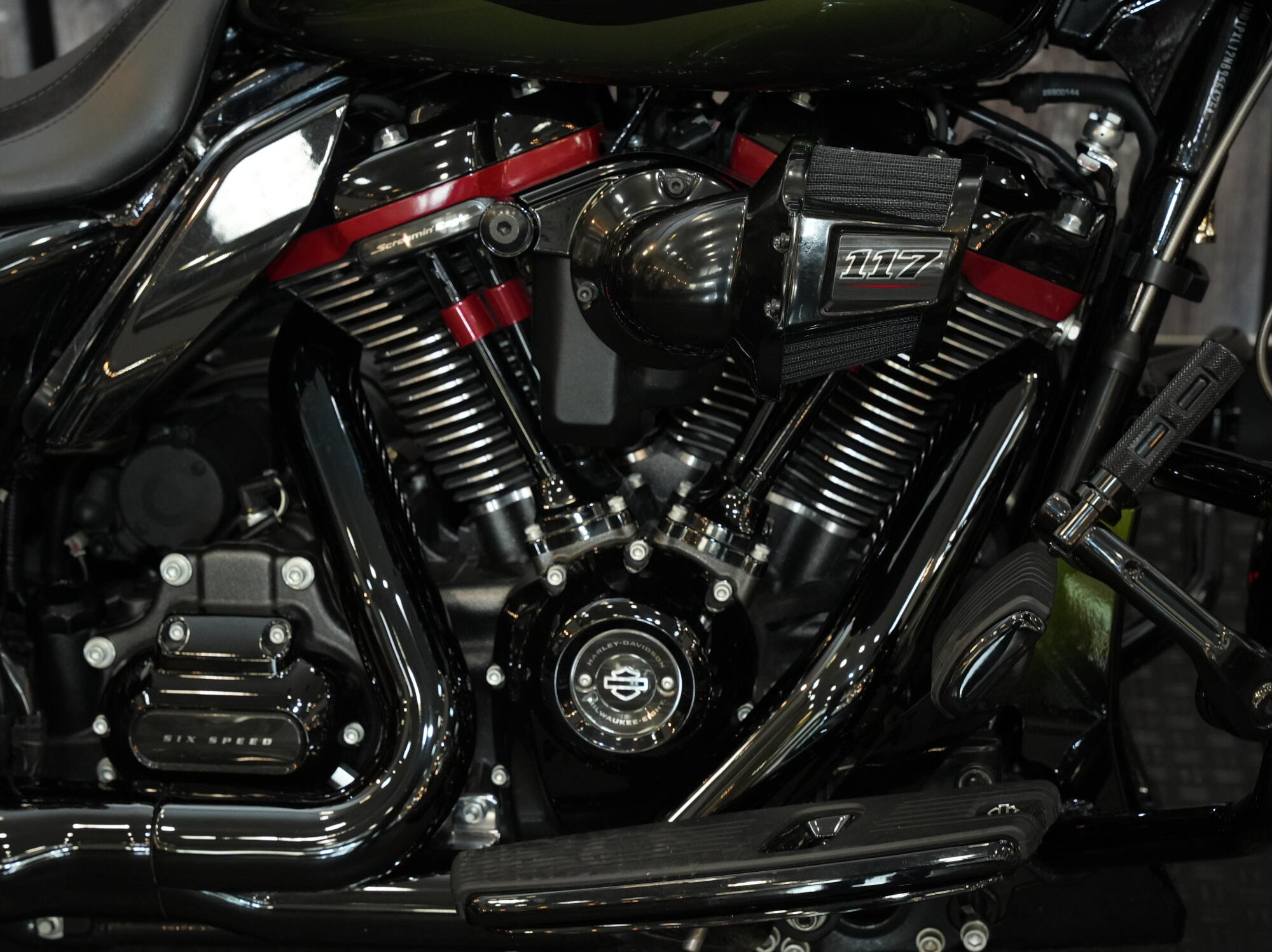 FLHXSE 2022 CVO™ Street Glide®, photo 2