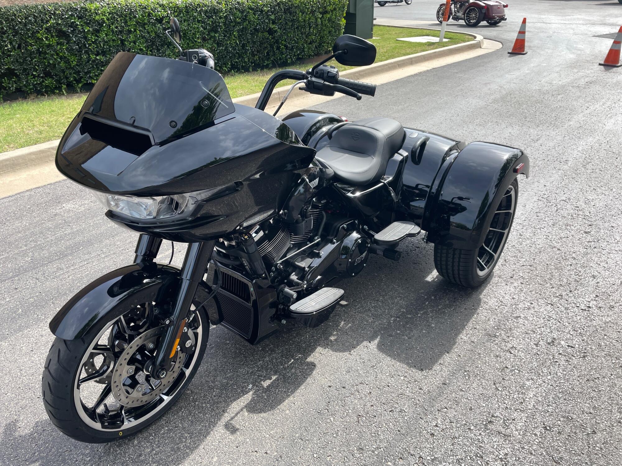 2026 Harley-Davidson® Road Glide 3 FLTRT, photo 7