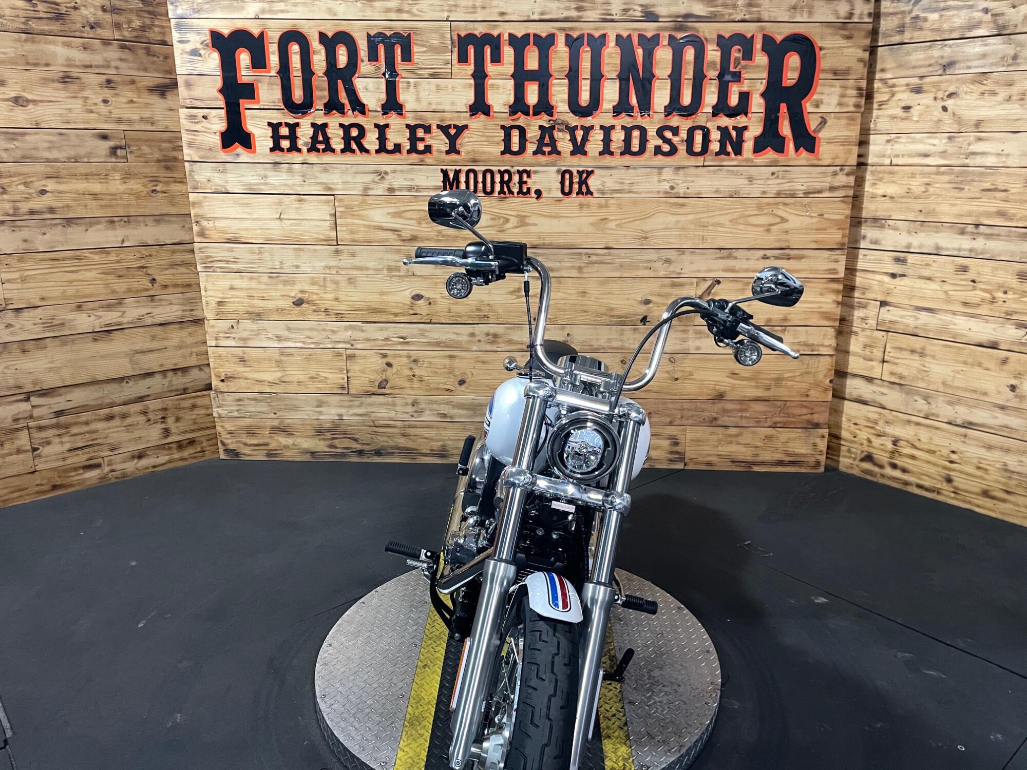 2026 Harley-Davidson® Super Glide® FXD, photo 4