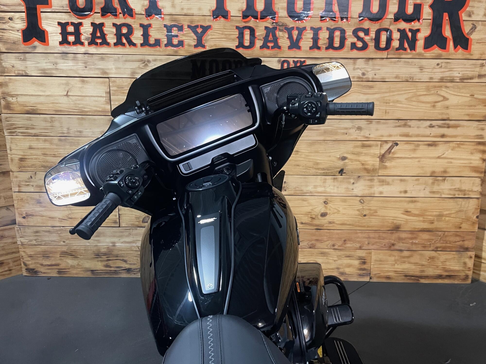 2026 Harley-Davidson® Street Glide® FLHX, photo 13