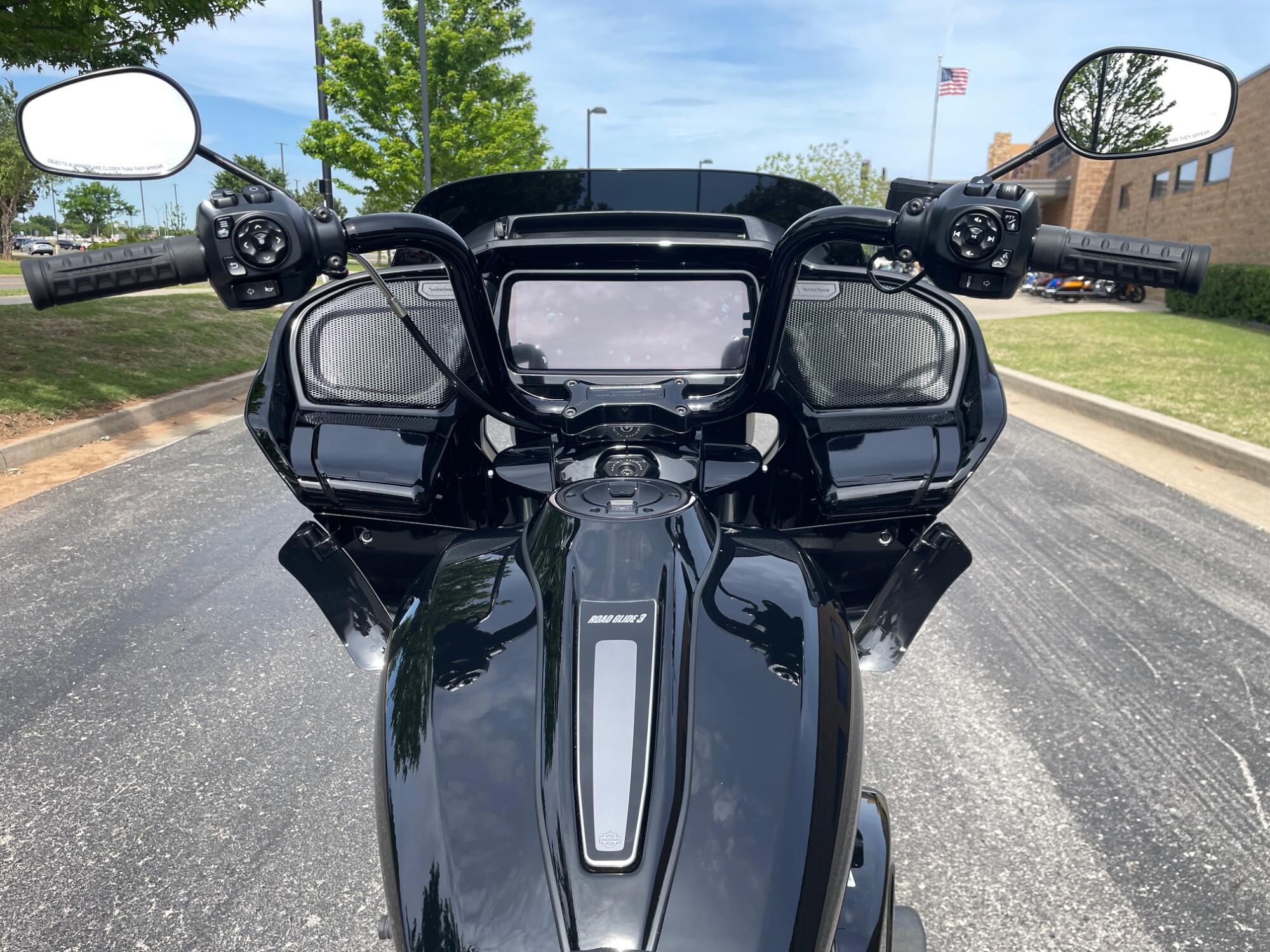 2026 Harley-Davidson® Road Glide 3 FLTRT, photo 13