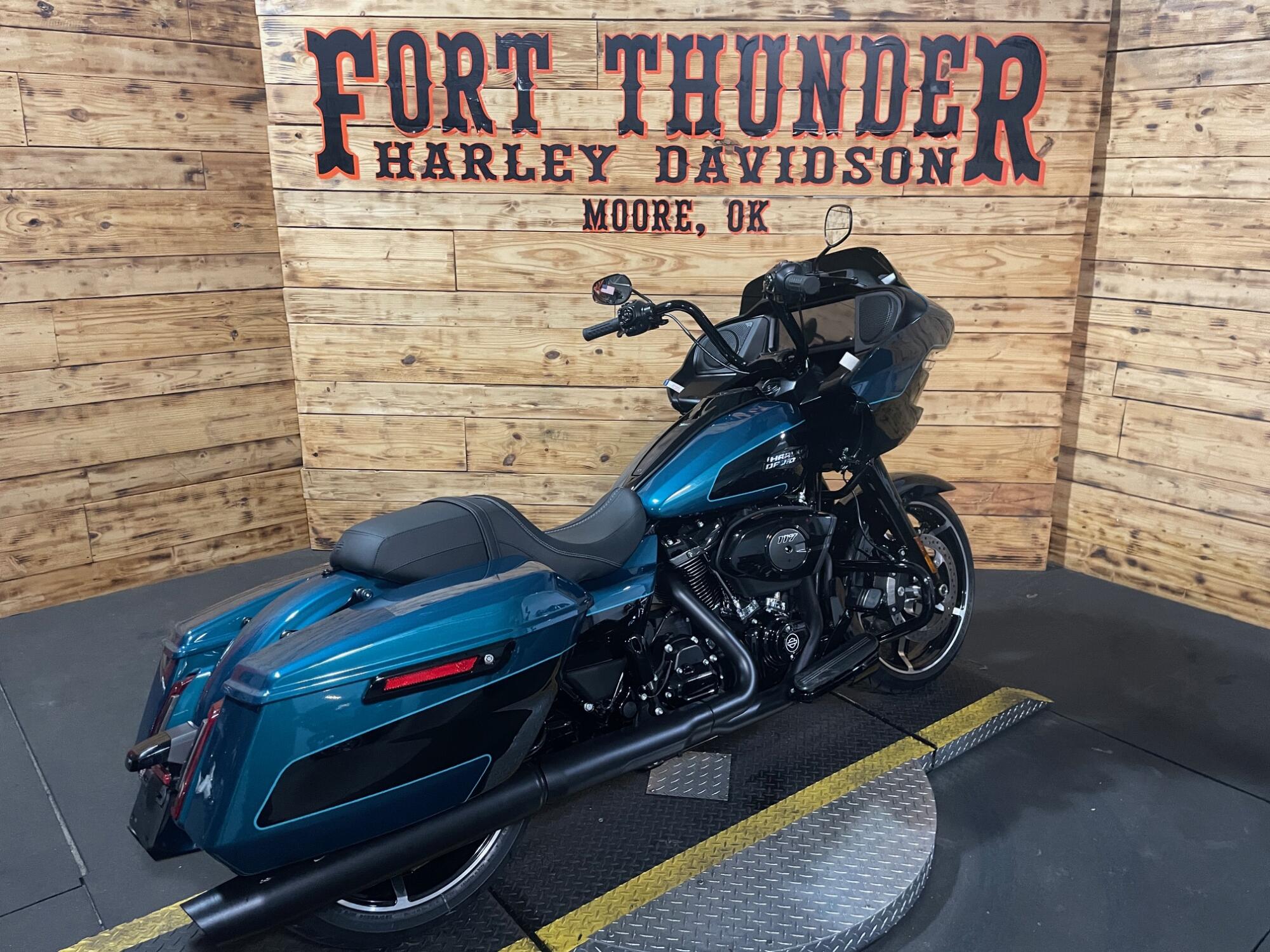 2026 Harley-Davidson® Road Glide® FLTRX, photo 14
