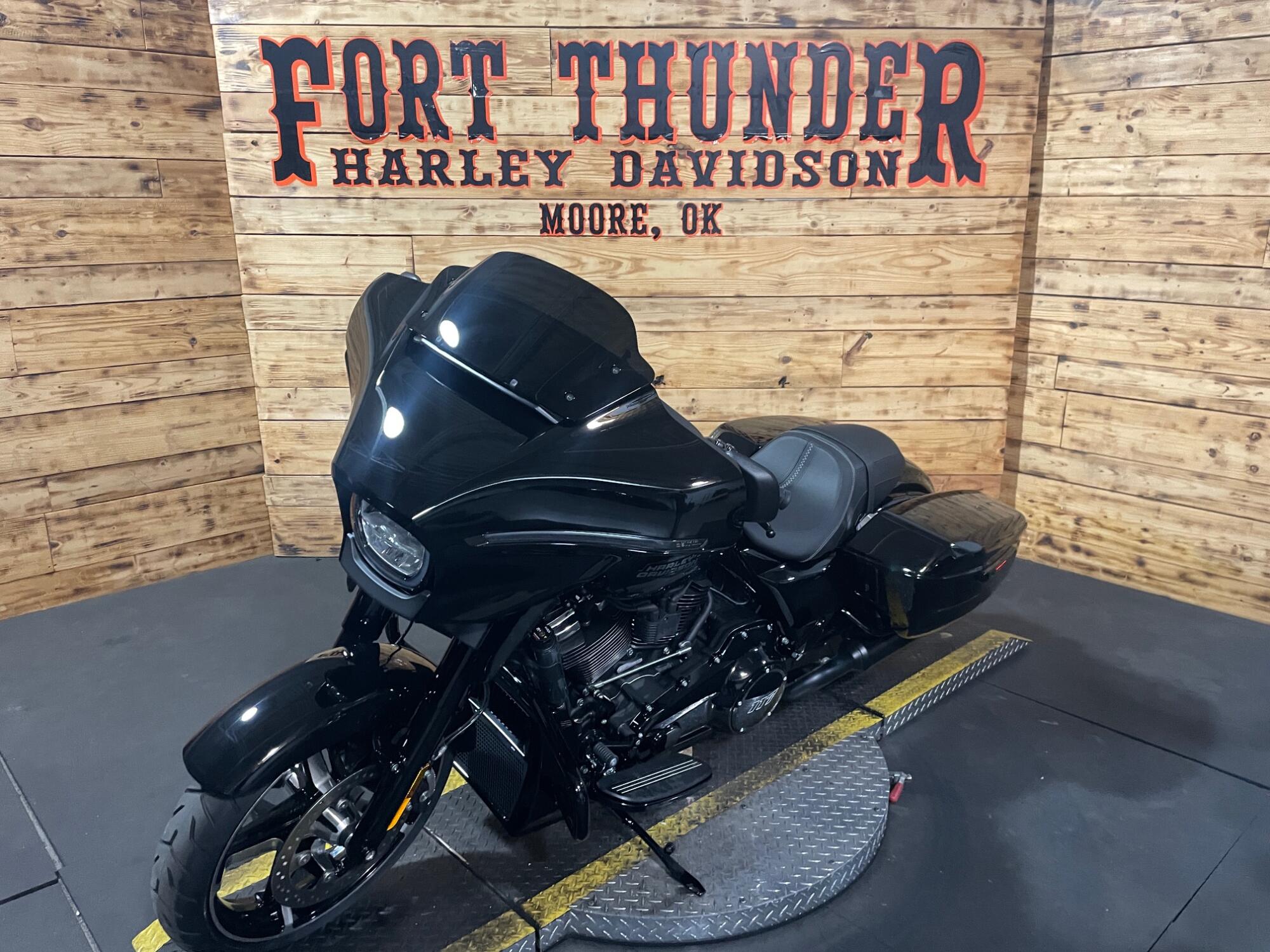 2026 Harley-Davidson® Street Glide® FLHX, photo 7