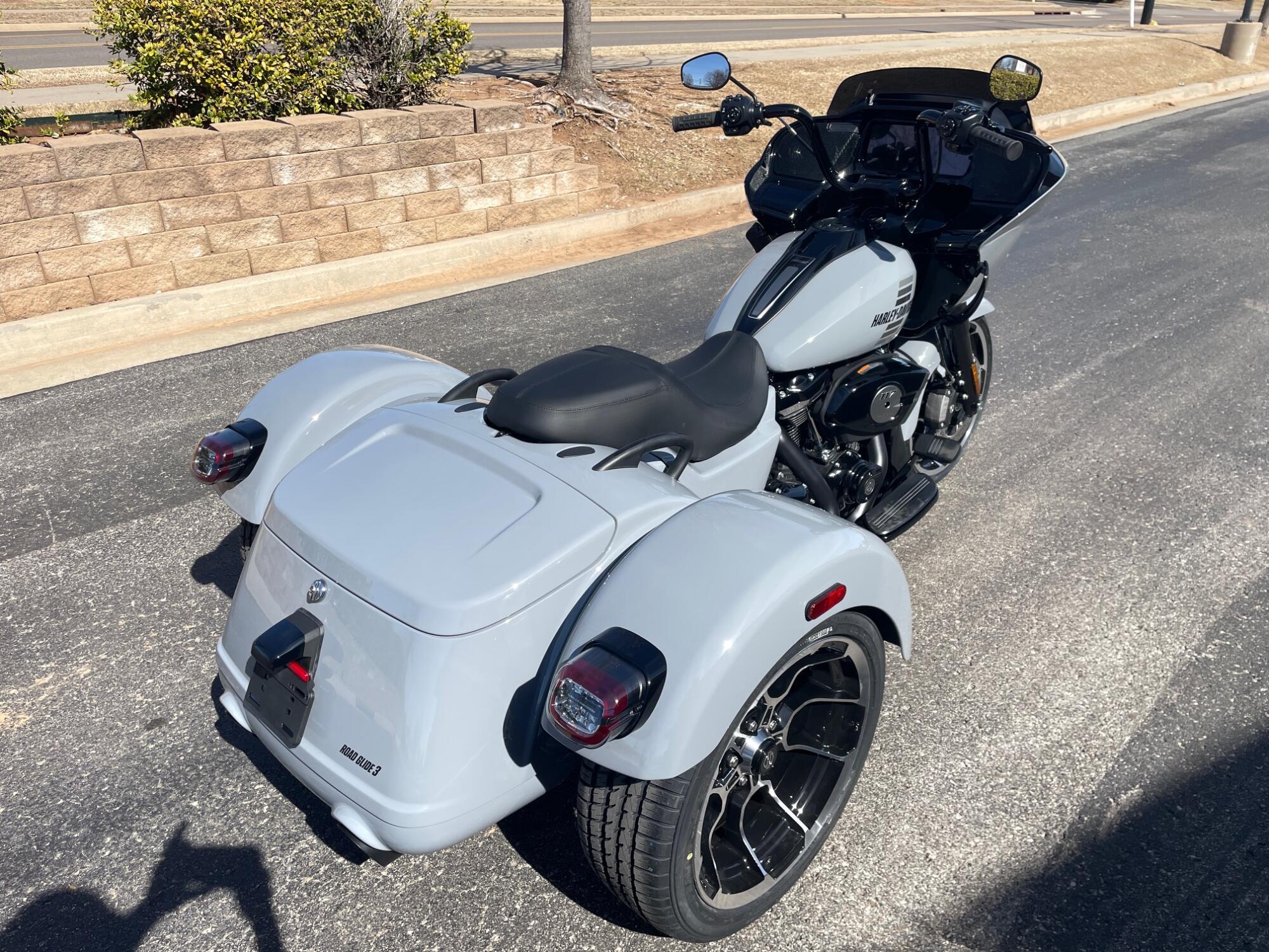 2026 Harley-Davidson® Road Glide 3 FLTRT, photo 13