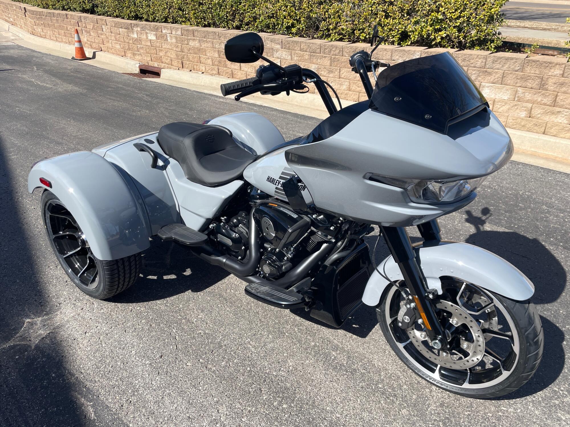 2026 Harley-Davidson® Road Glide 3 FLTRT, photo 3