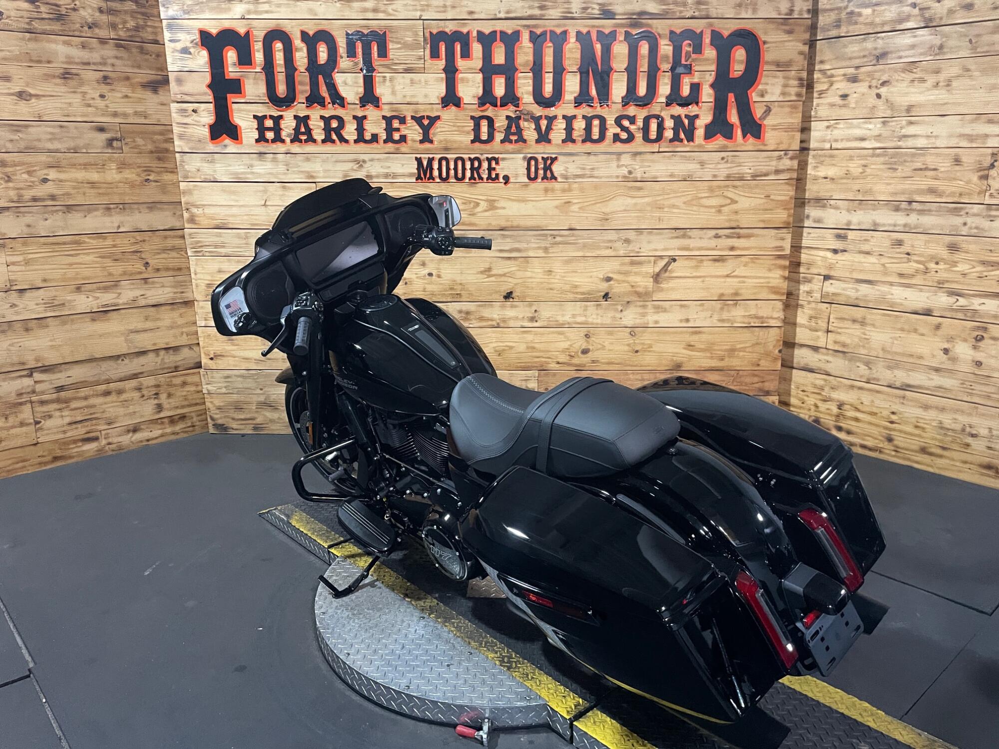 2026 Harley-Davidson® Street Glide® FLHX, photo 10