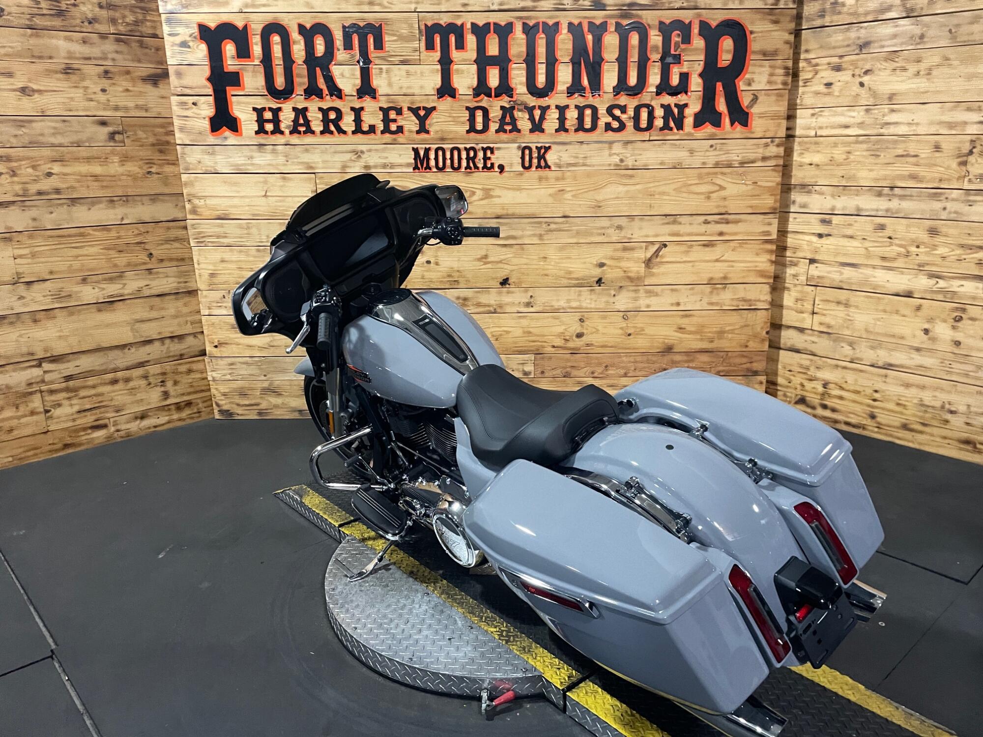 2026 Harley-Davidson® Street Glide® FLHX, photo 10