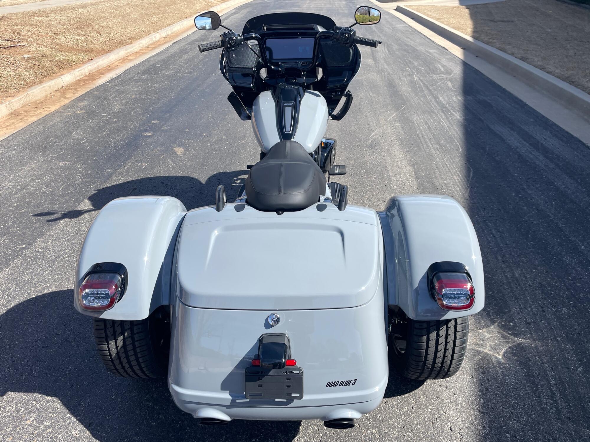2026 Harley-Davidson® Road Glide 3 FLTRT, photo 11