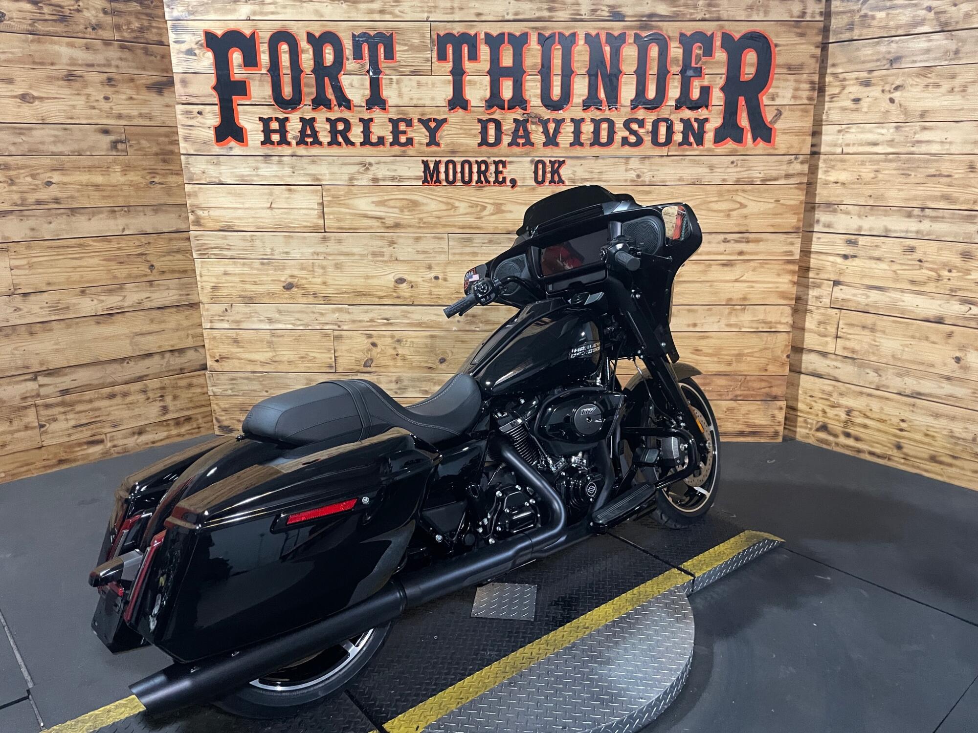 2026 Harley-Davidson® Street Glide® FLHX, photo 14