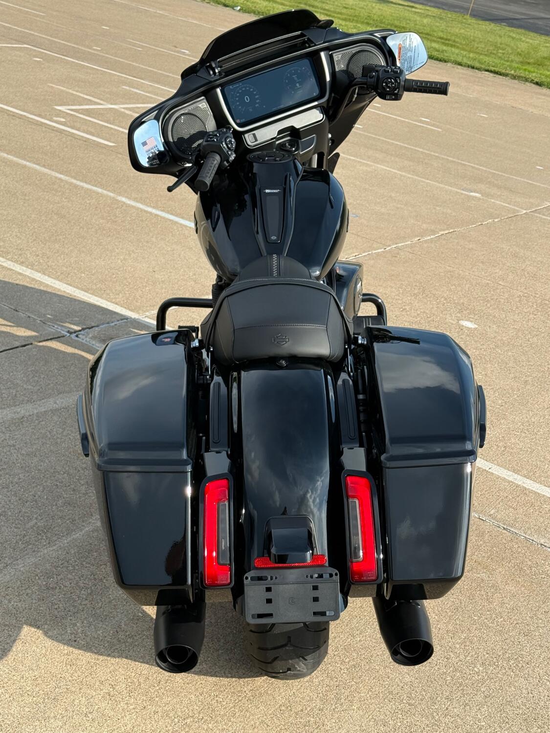 2026 Harley-Davidson® Street Glide® Vivid Black Black Trim, photo 7
