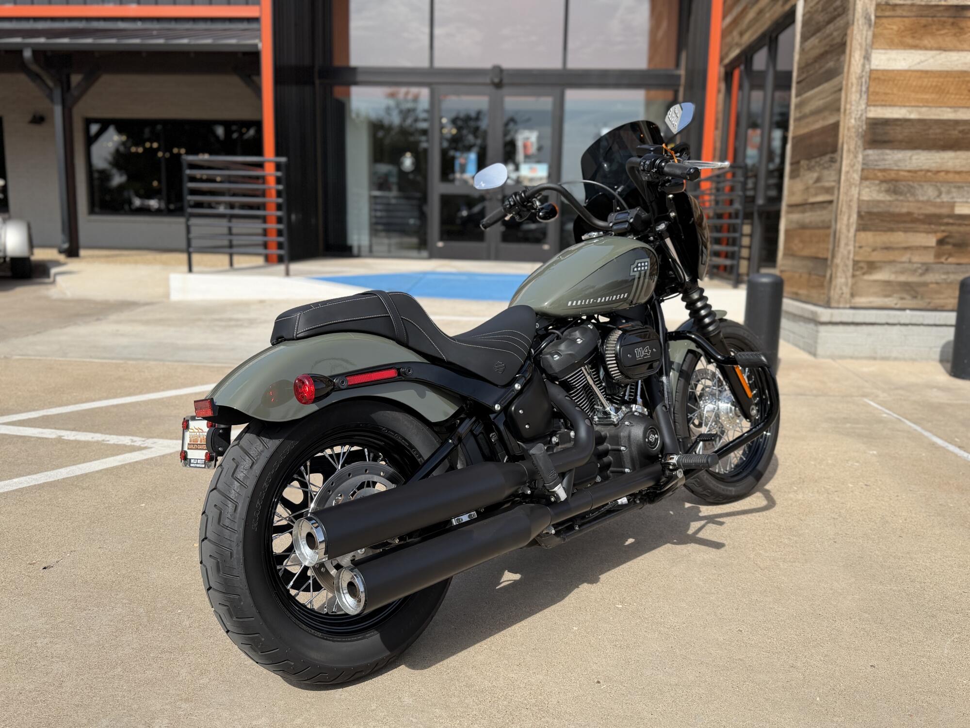 2021 Harley-Davidson® Street Bob® 114 Deadwood Green, photo 8