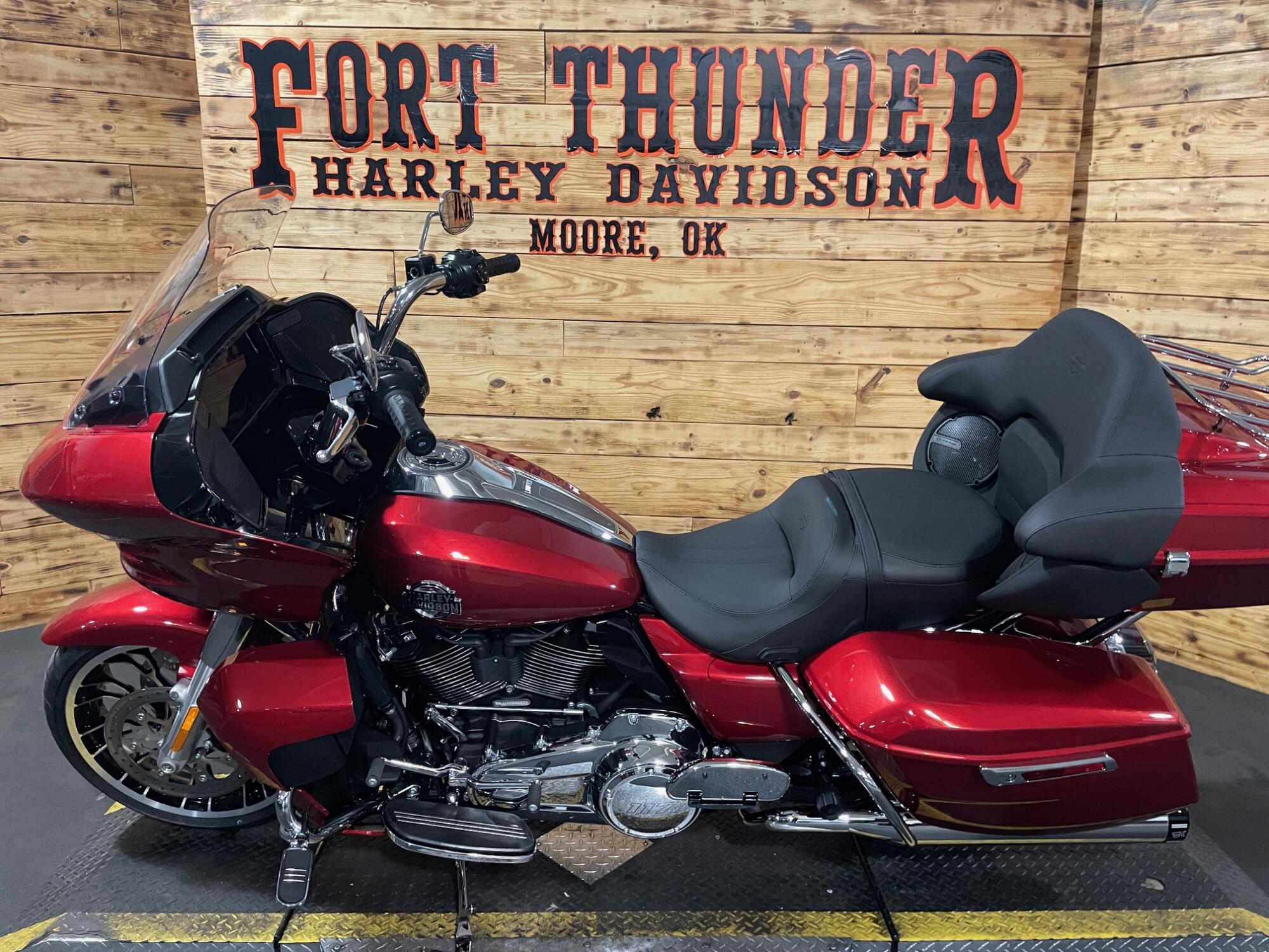 2026 Harley-Davidson® Road Glide Limited FLTRXL, photo 8