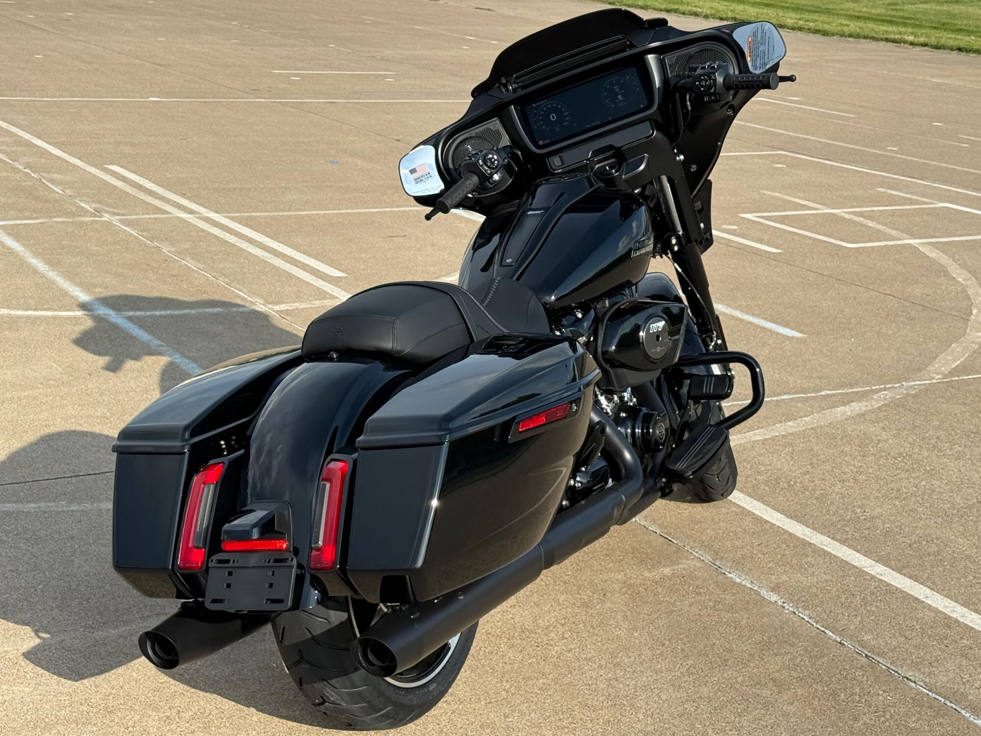 2026 Harley-Davidson® Street Glide® Vivid Black Black Trim, photo 8