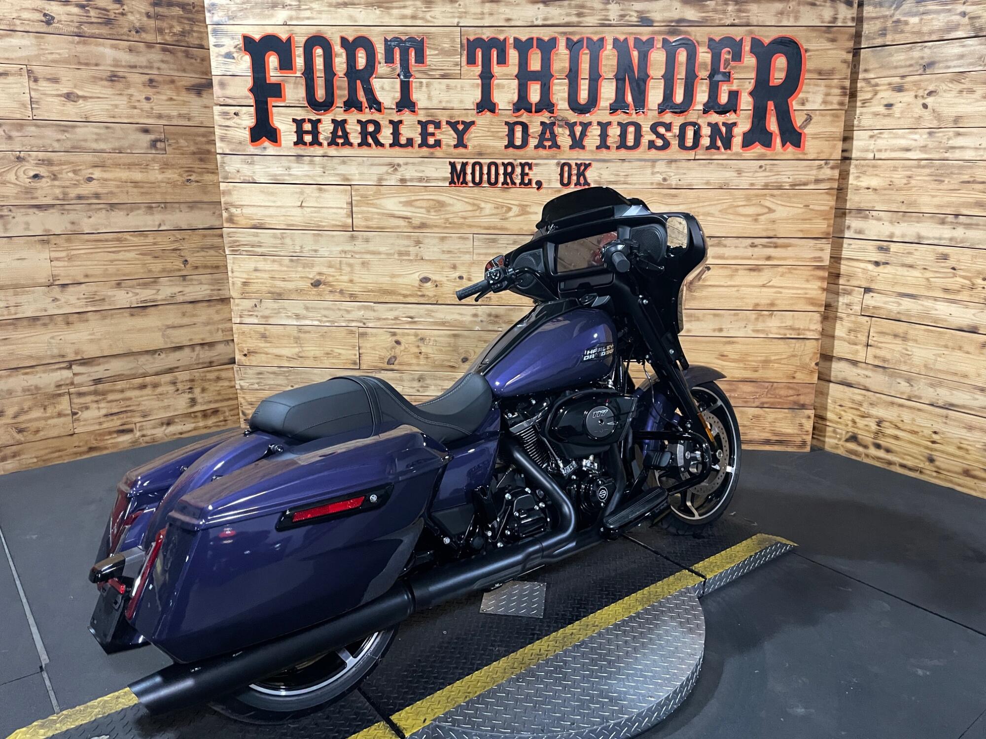2026 Harley-Davidson® Street Glide® FLHX, photo 14