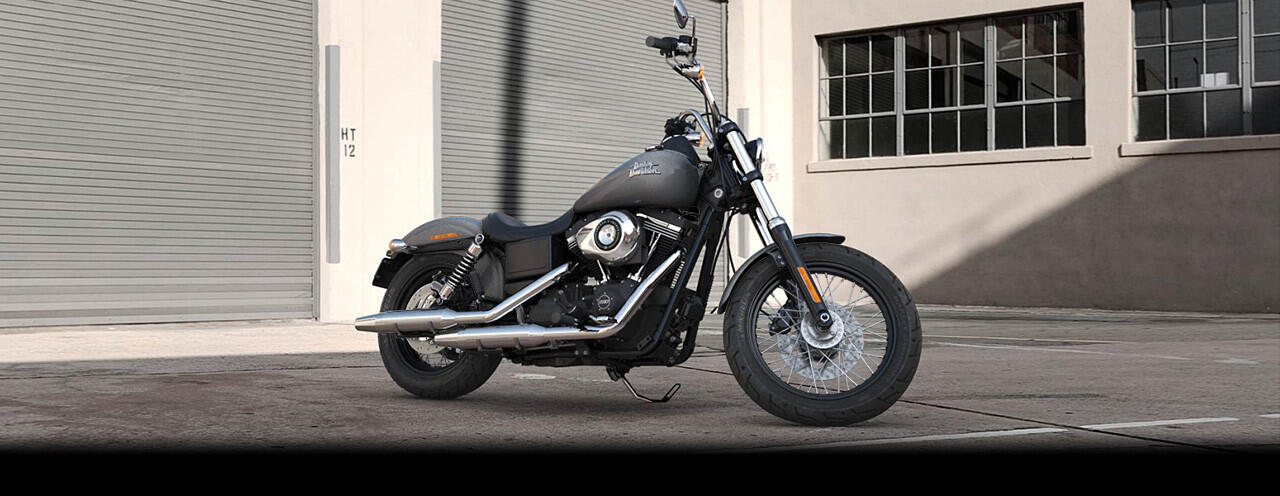 2016 Harley-Davidson® Street Bob® Charcoal Pearl