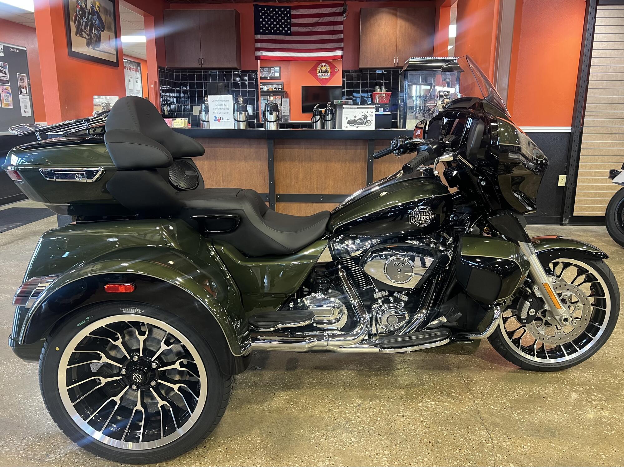2026 Harley-Davidson® Street Glide 3 Limited FLHLT
