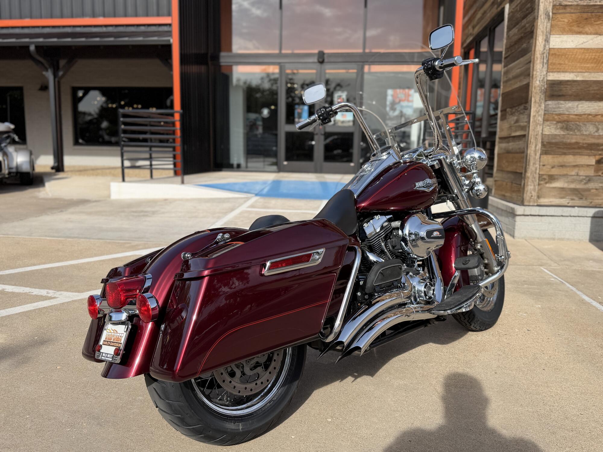 2014 Harley-Davidson® Road King® Mysterious Red Sunglo, photo 8