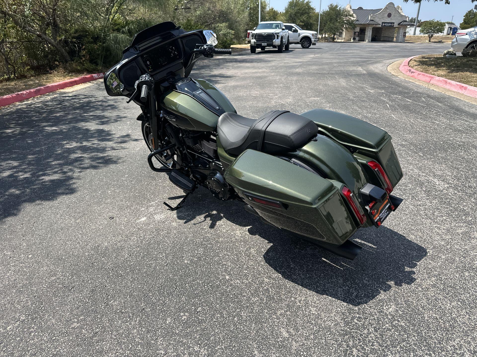 2026 Harley-Davidson® Street Glide® FLHX, photo 7