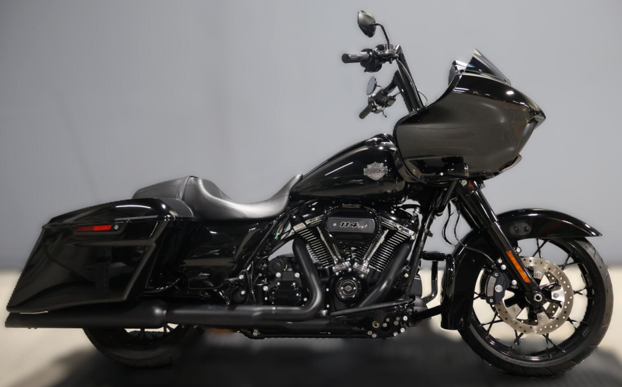 2023 Harley-Davidson® Road Glide® Special Vivid Black - Black