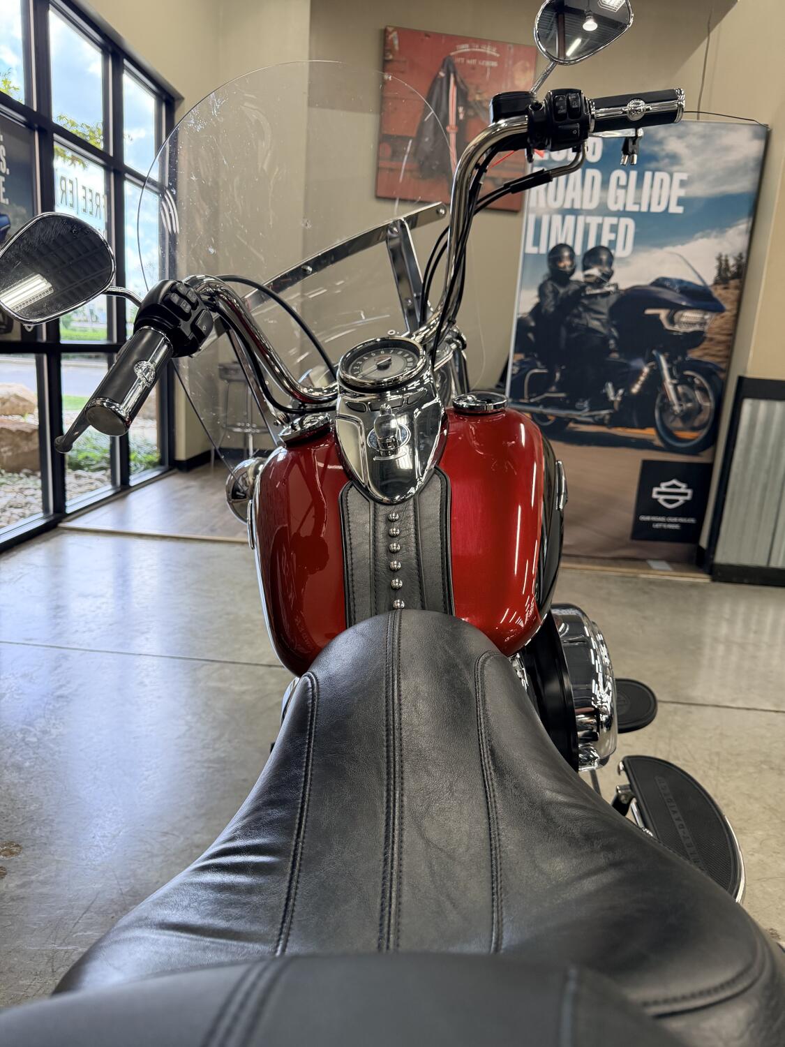2012 Harley-Davidson® Heritage Softail® Classic FLSTC, photo 5