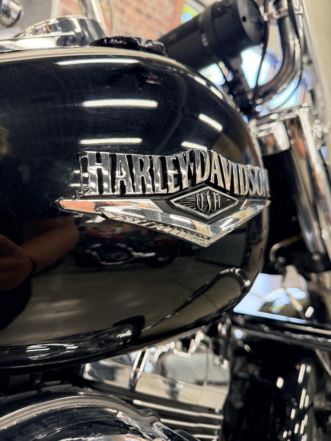 2016 Harley-Davidson® Road King® FLHR, photo 4