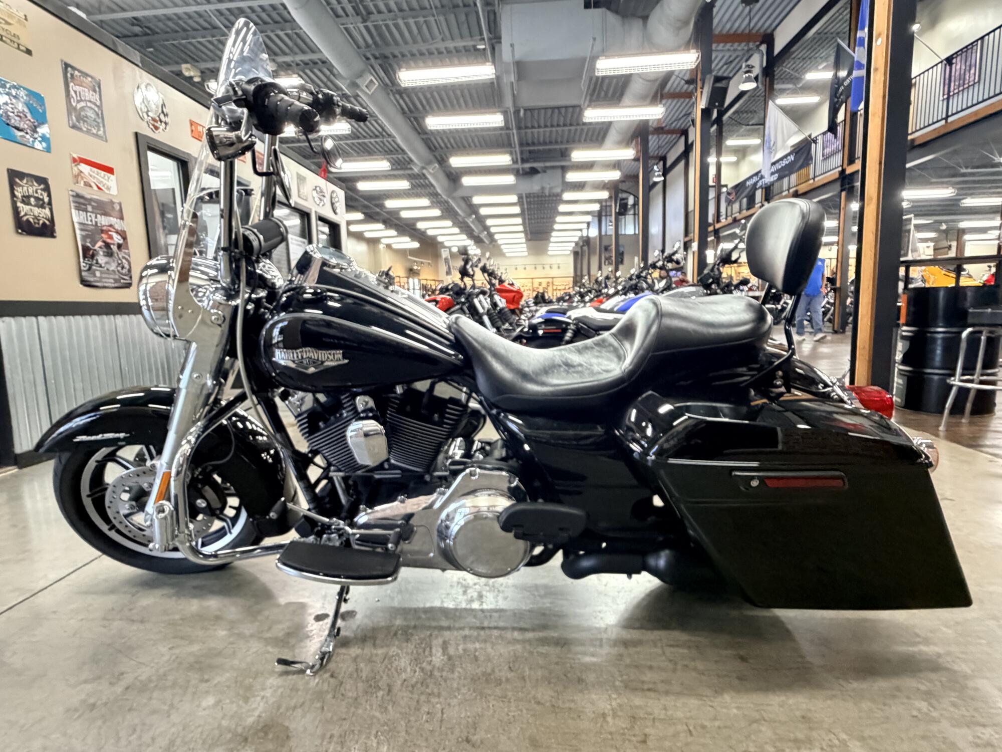 2016 Harley-Davidson® Road King® FLHR, photo 12