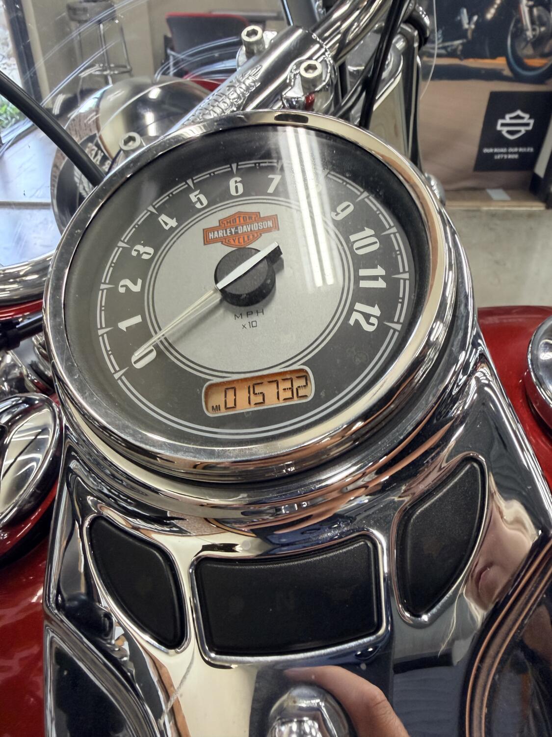2012 Harley-Davidson® Heritage Softail® Classic FLSTC, photo 7