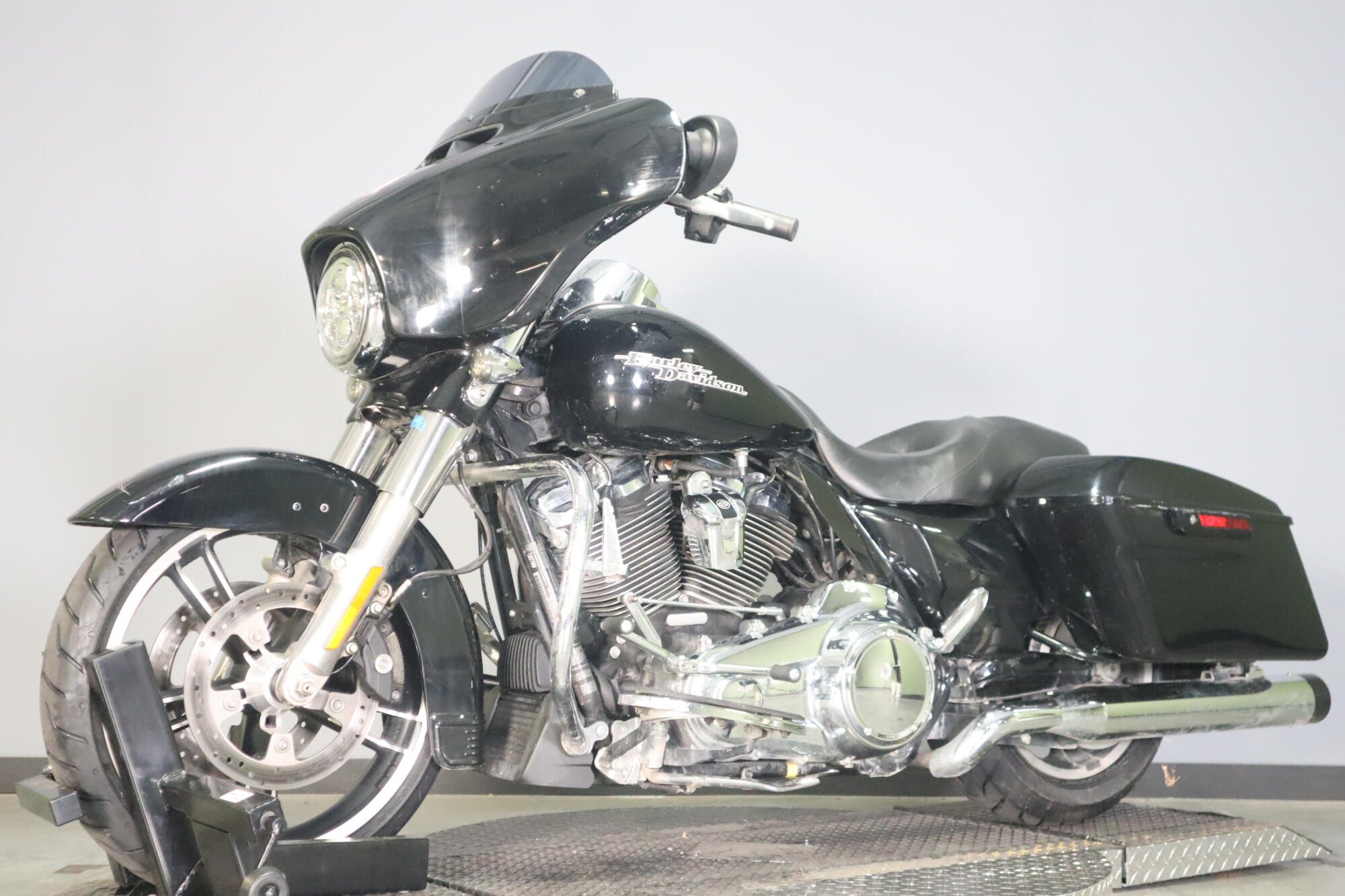2017 Harley-Davidson® Street Glide® Special FLHXS, photo 4