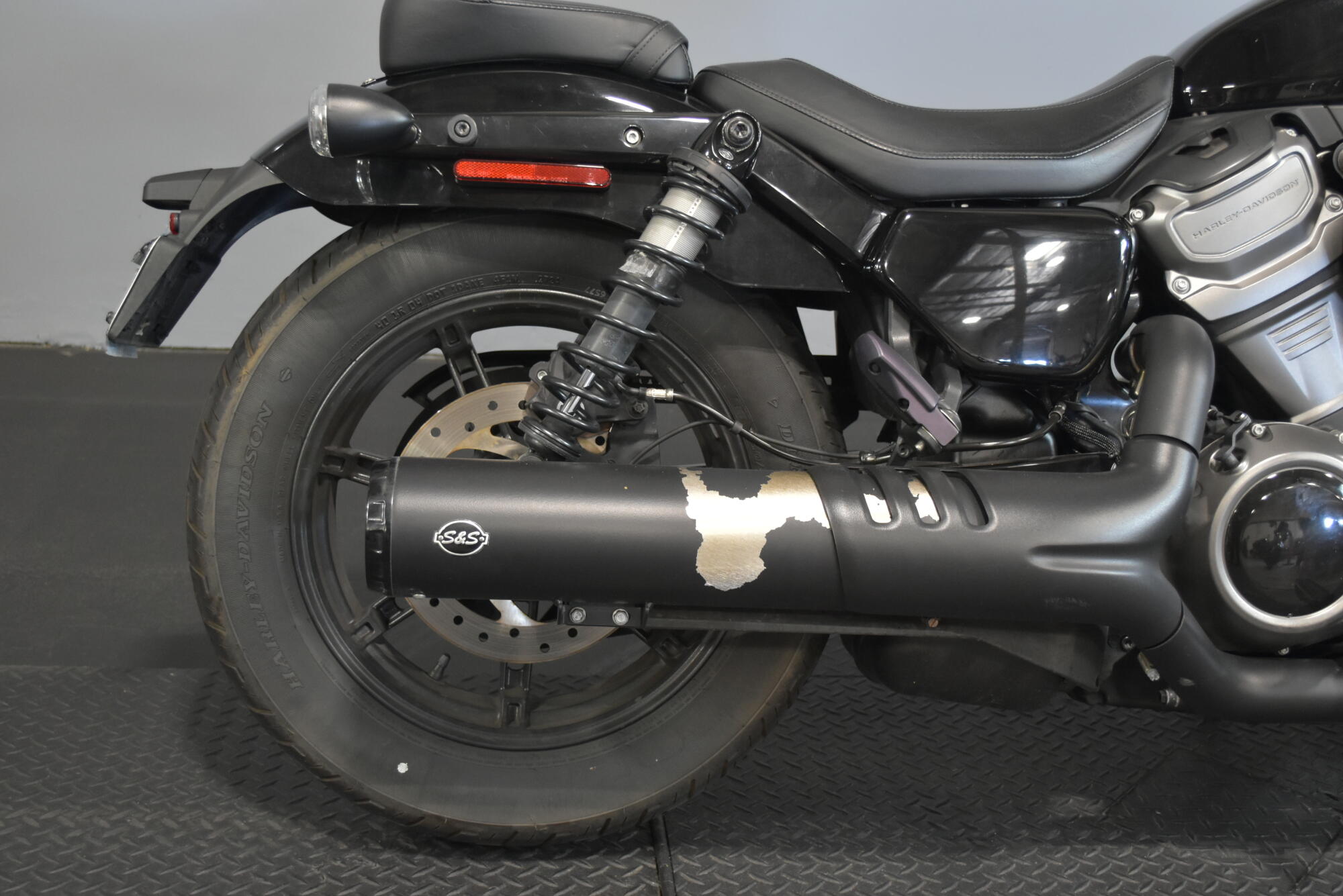 2023 Harley-Davidson® Nightster™ Vivid Black, photo 11
