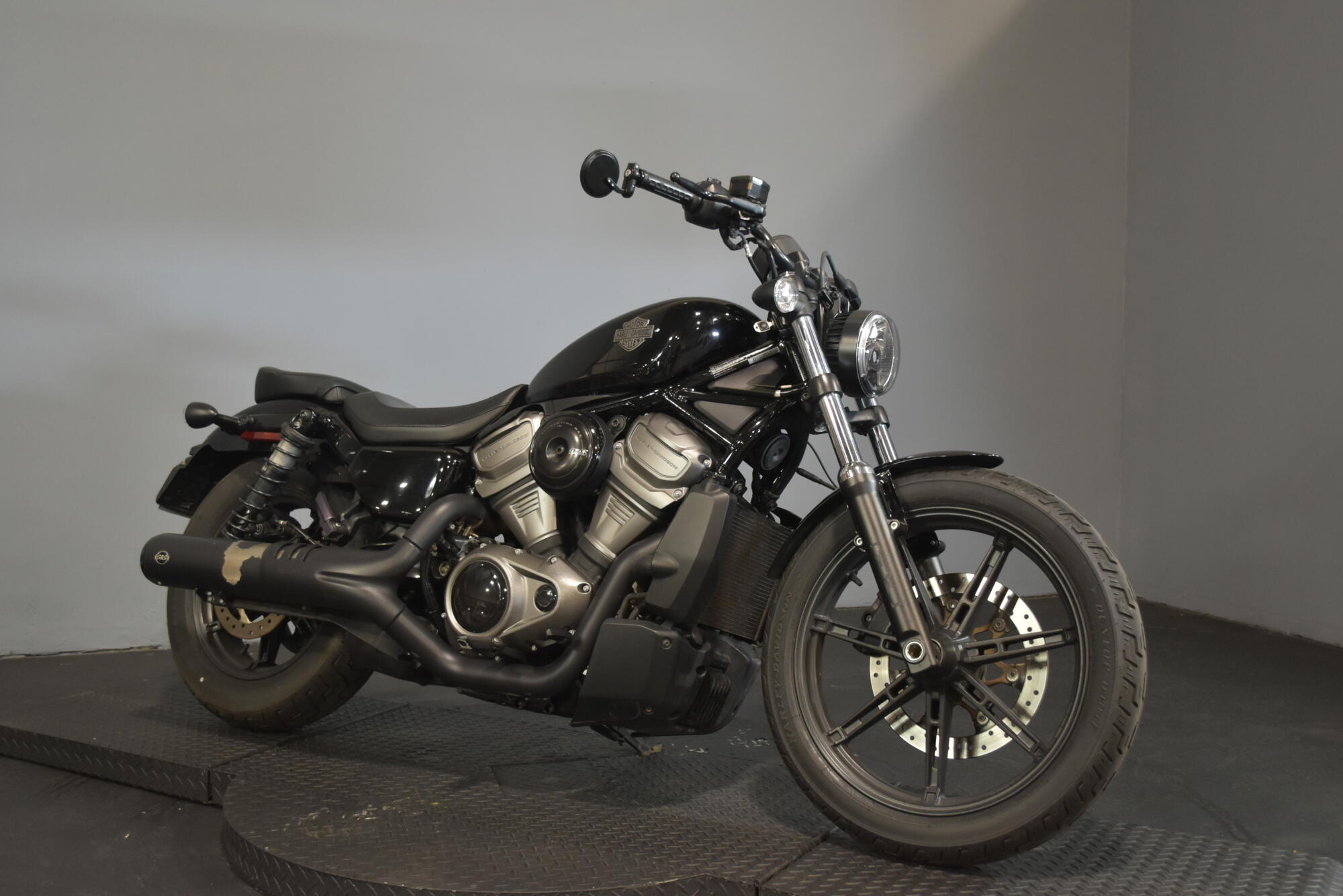2023 Harley-Davidson® Nightster™ Vivid Black, photo 2