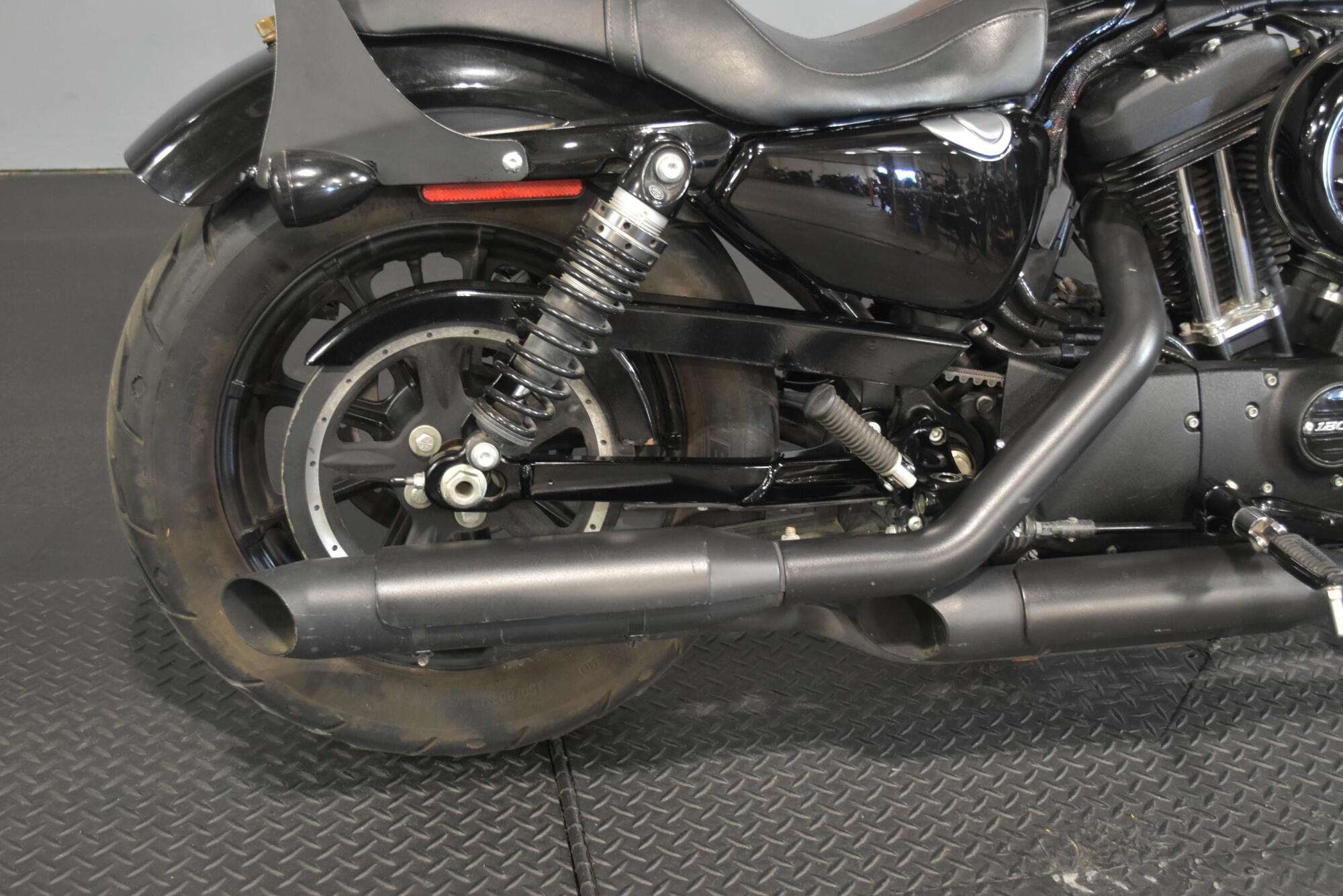 2020 Harley-Davidson® Iron 1200™ Vivid Black, photo 11