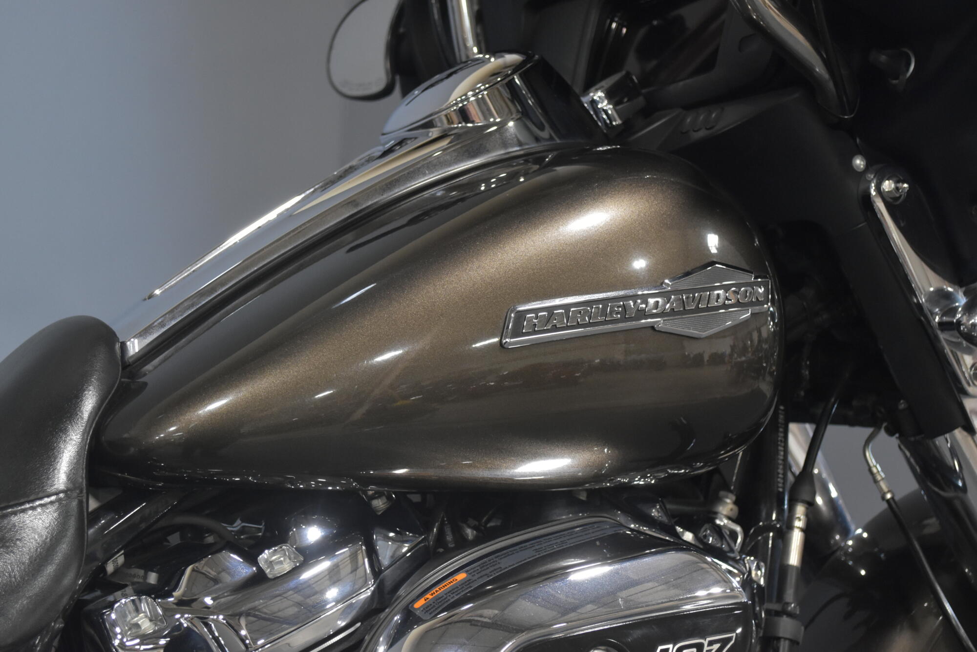2021 Harley-Davidson® Street Glide® River Rock Gray, photo 18