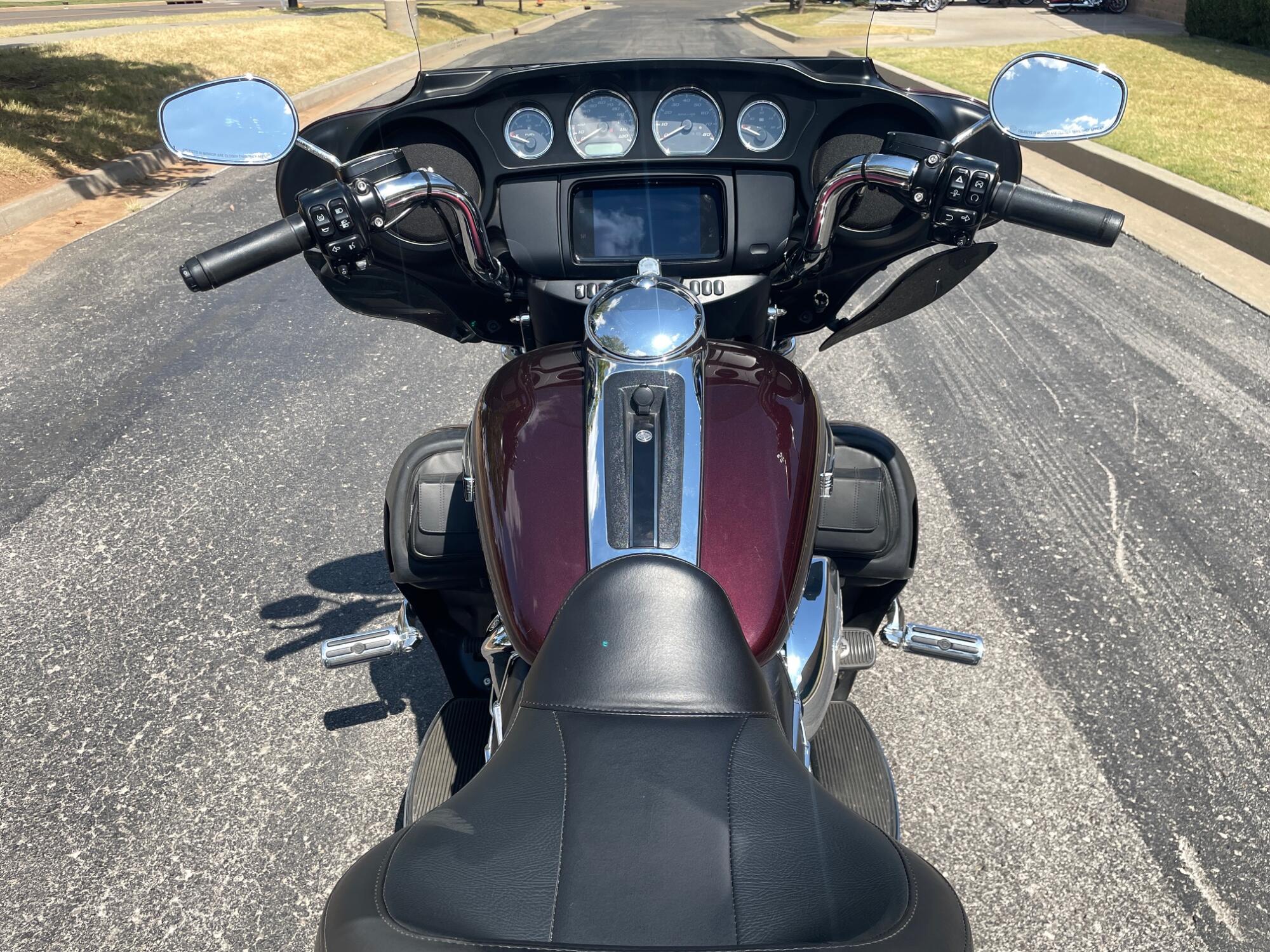 2019 Harley-Davidson® Tri Glide® Ultra FLHTCUTG, photo 14