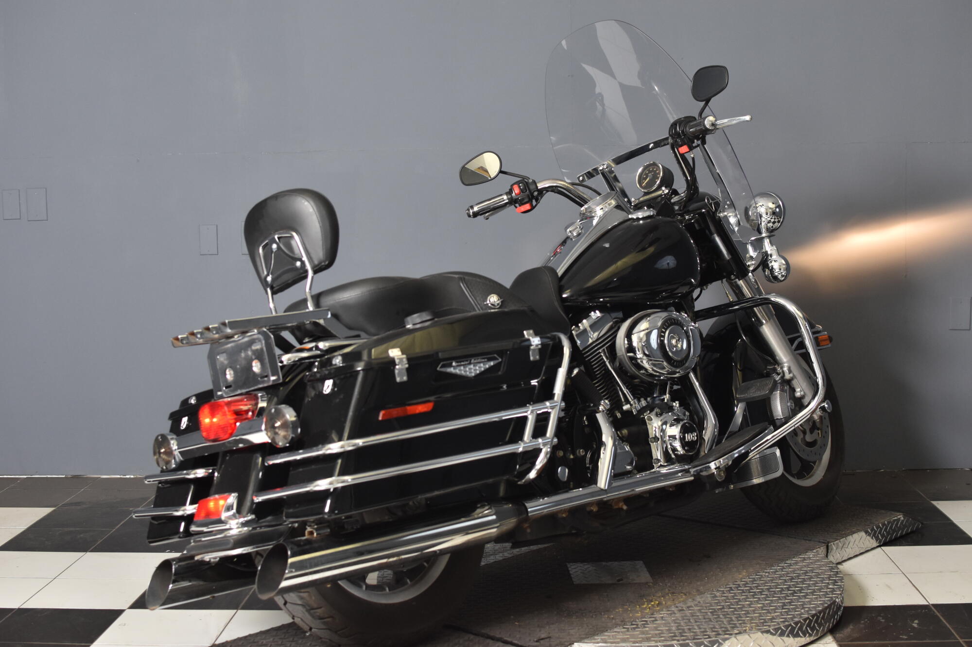 2008 Harley-Davidson® Road King® Black FLHP, photo 8