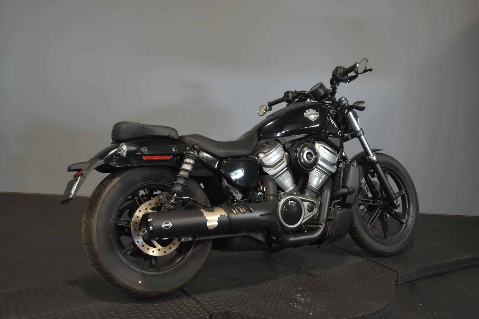 2023 Harley-Davidson® Nightster™ Vivid Black, photo 8
