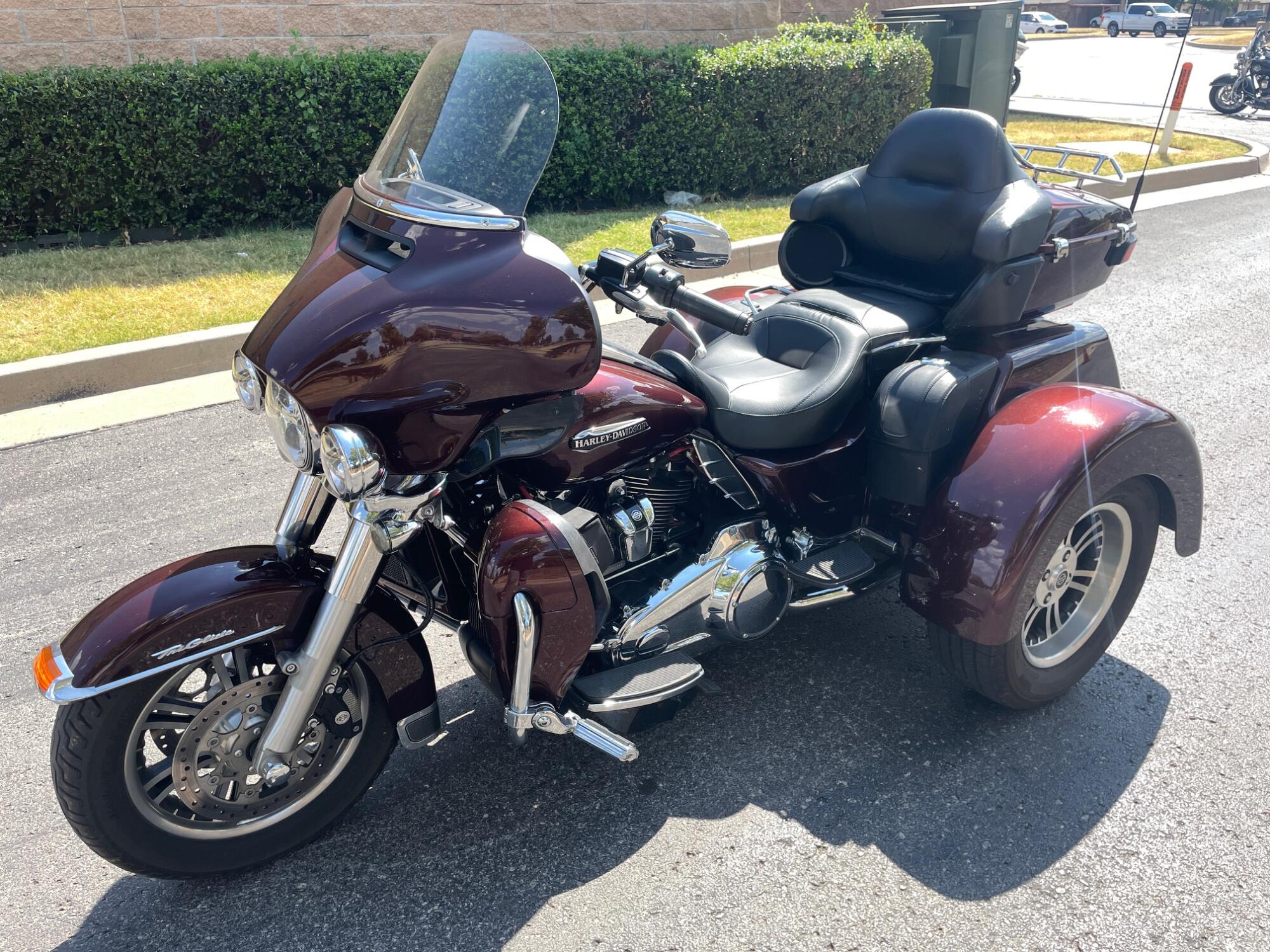 2019 Harley-Davidson® Tri Glide® Ultra FLHTCUTG, photo 8