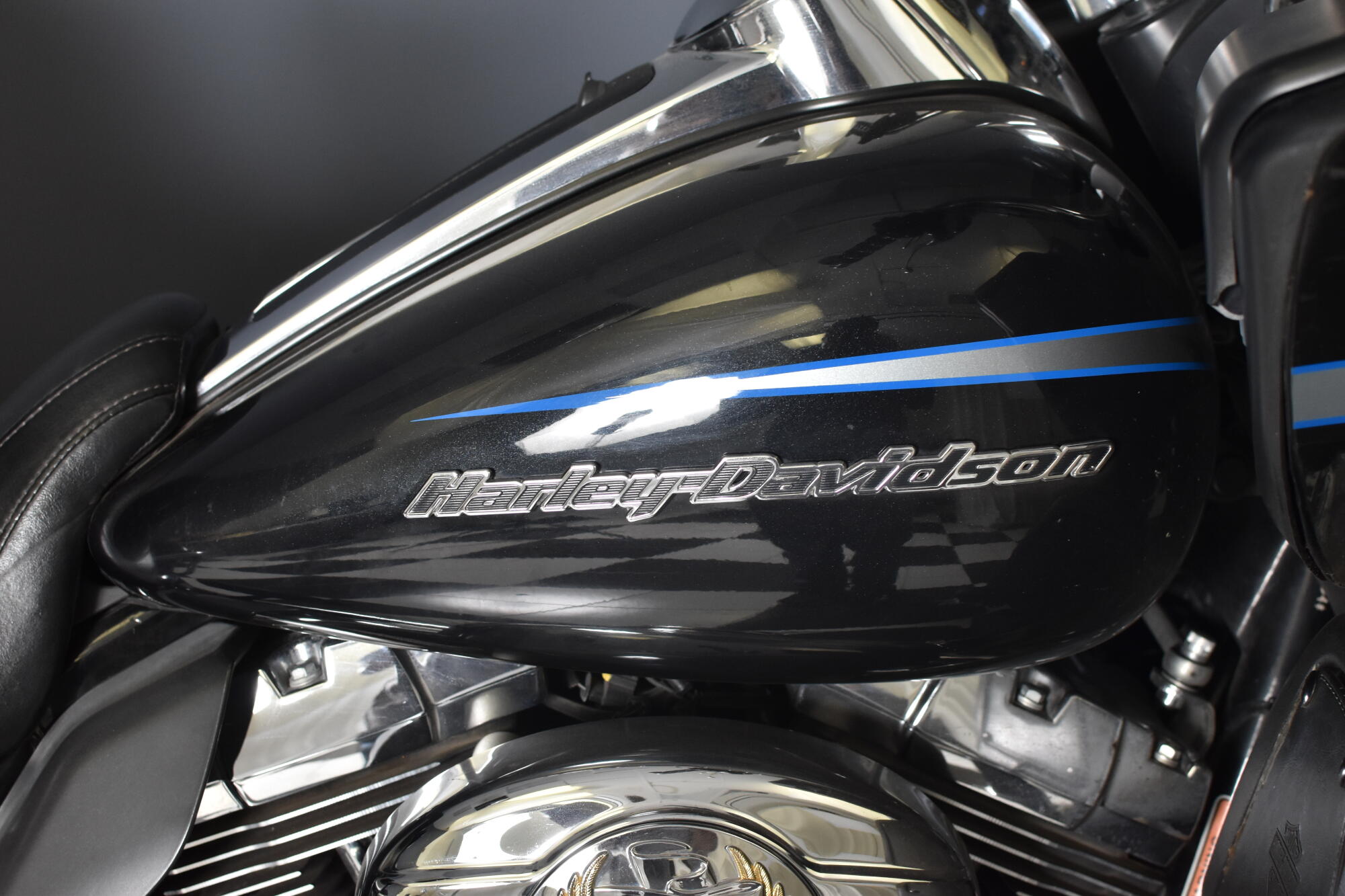 2013 Harley-Davidson® Road Glide® Ultra Midnight Pearl FLTRU103, photo 10