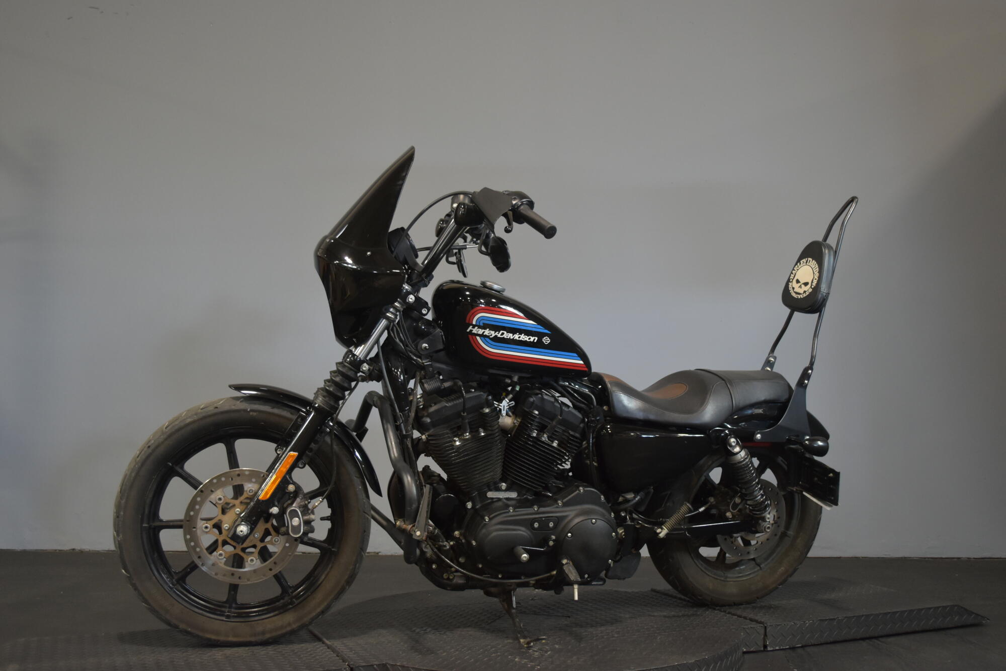 2020 Harley-Davidson® Iron 1200™ Vivid Black, photo 4