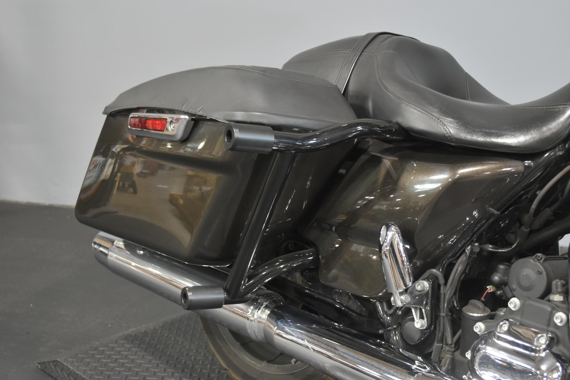 2021 Harley-Davidson® Street Glide® River Rock Gray, photo 19