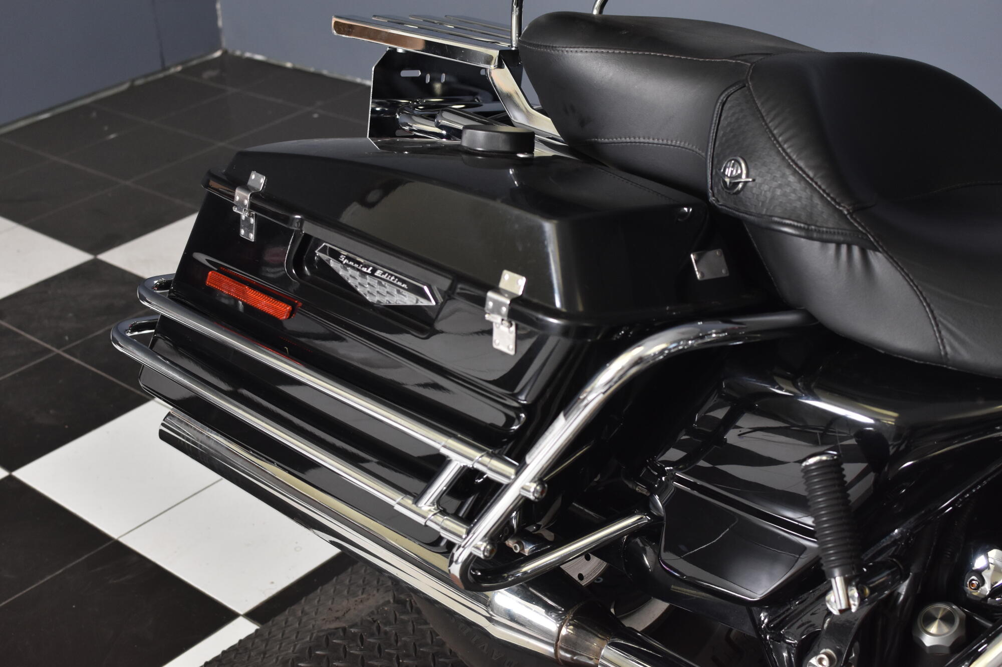 2008 Harley-Davidson® Road King® Black FLHP, photo 12