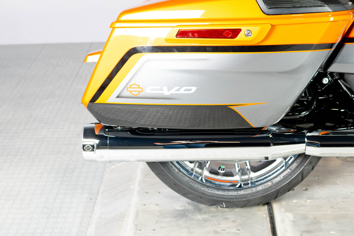 2026 Harley-Davidson® CVO Street Glide FLHXSE, photo 12