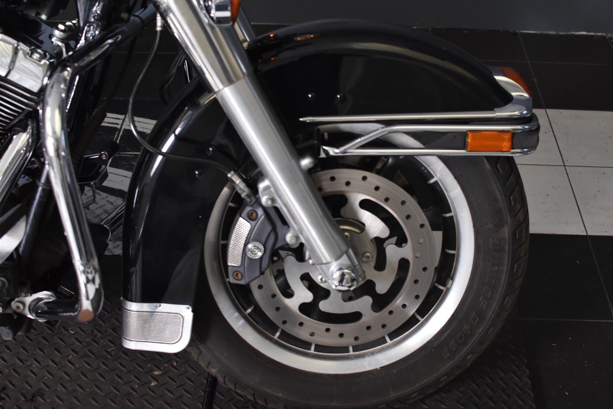 2008 Harley-Davidson® Road King® Black FLHP, photo 9
