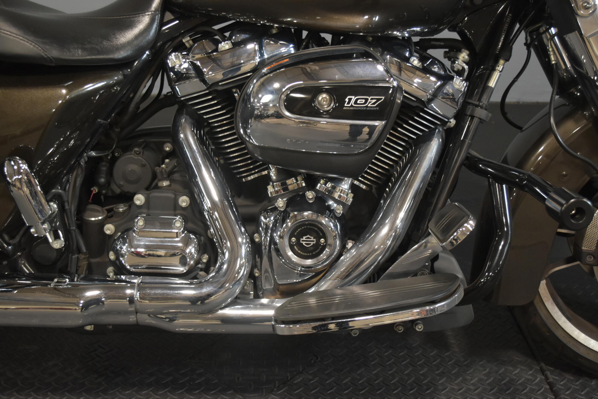 2021 Harley-Davidson® Street Glide® River Rock Gray, photo 10