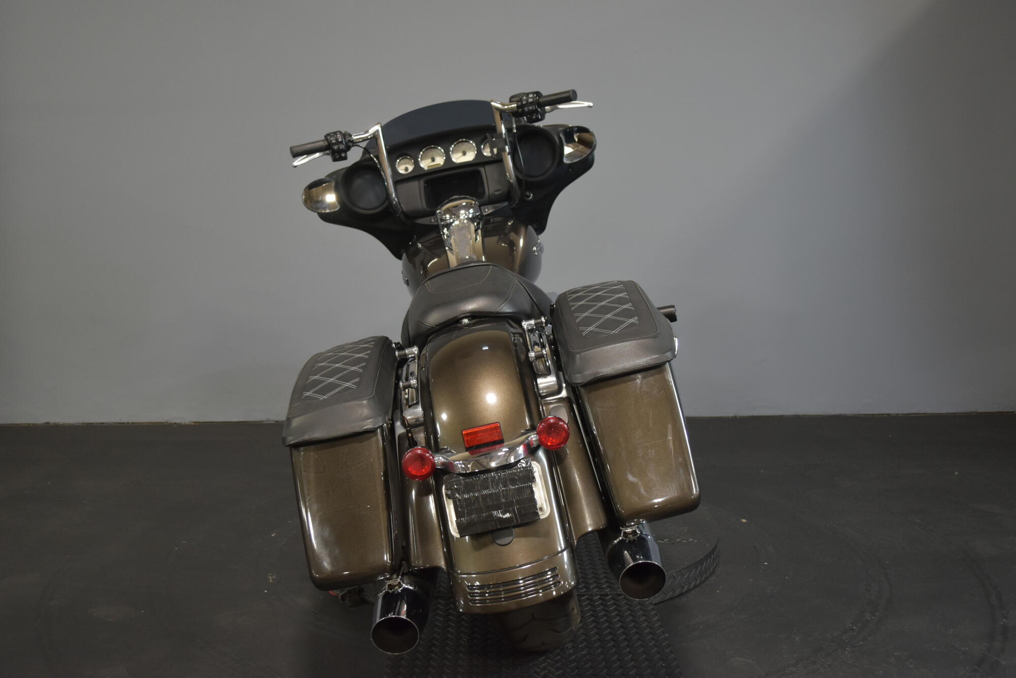 2021 Harley-Davidson® Street Glide® River Rock Gray, photo 7