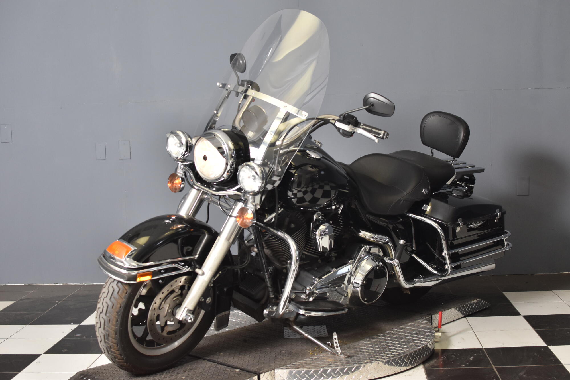 2008 Harley-Davidson® Road King® Black FLHP, photo 4