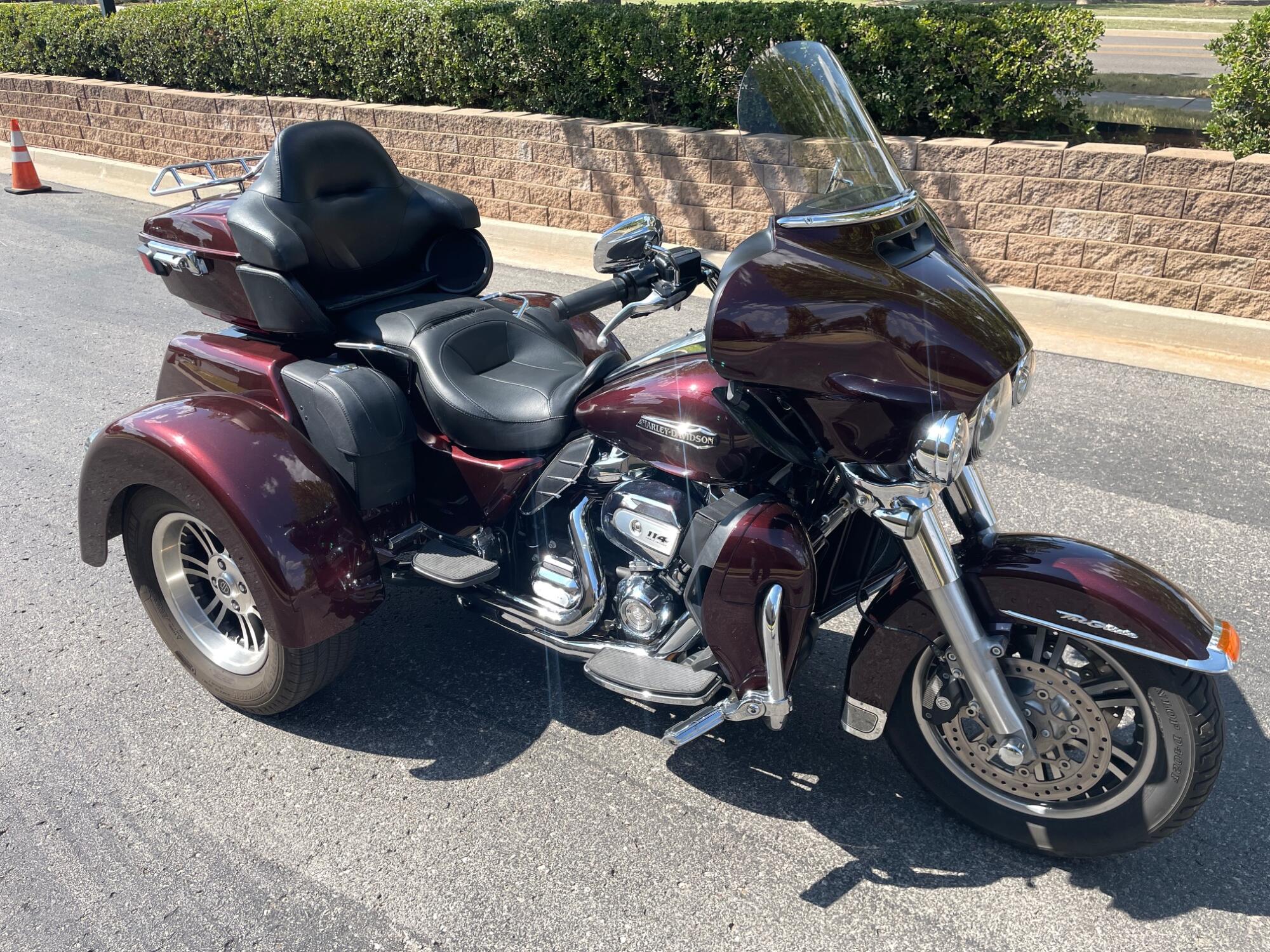 2019 Harley-Davidson® Tri Glide® Ultra FLHTCUTG, photo 4